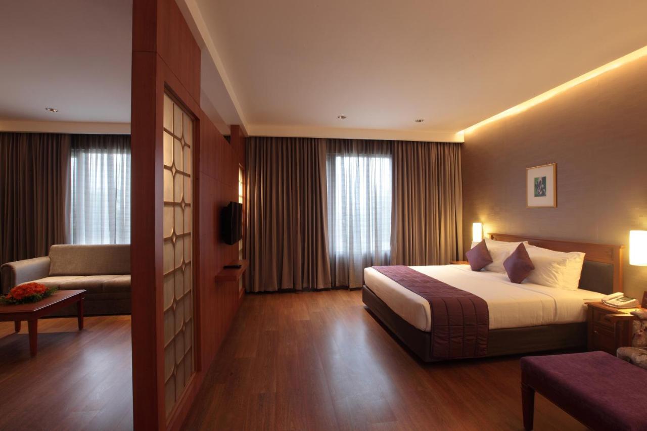 Monsoon Empress Kochi Hotel Kültér fotó