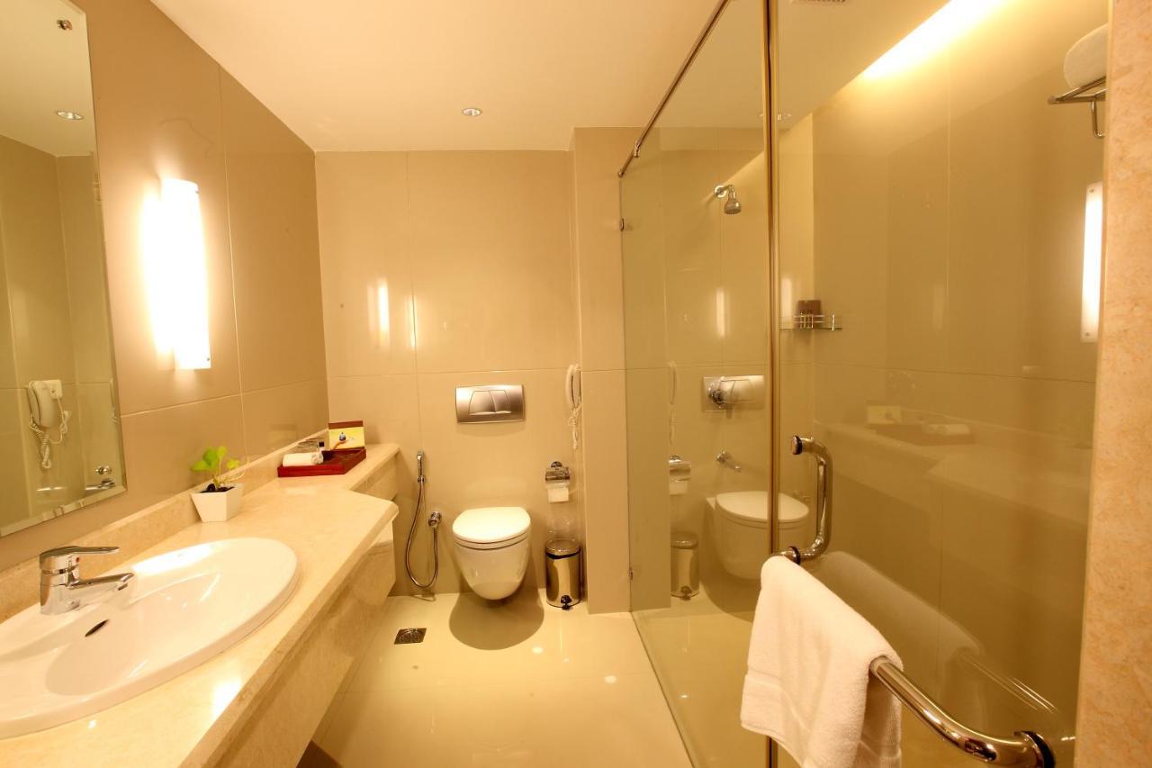 Monsoon Empress Kochi Hotel Kültér fotó
