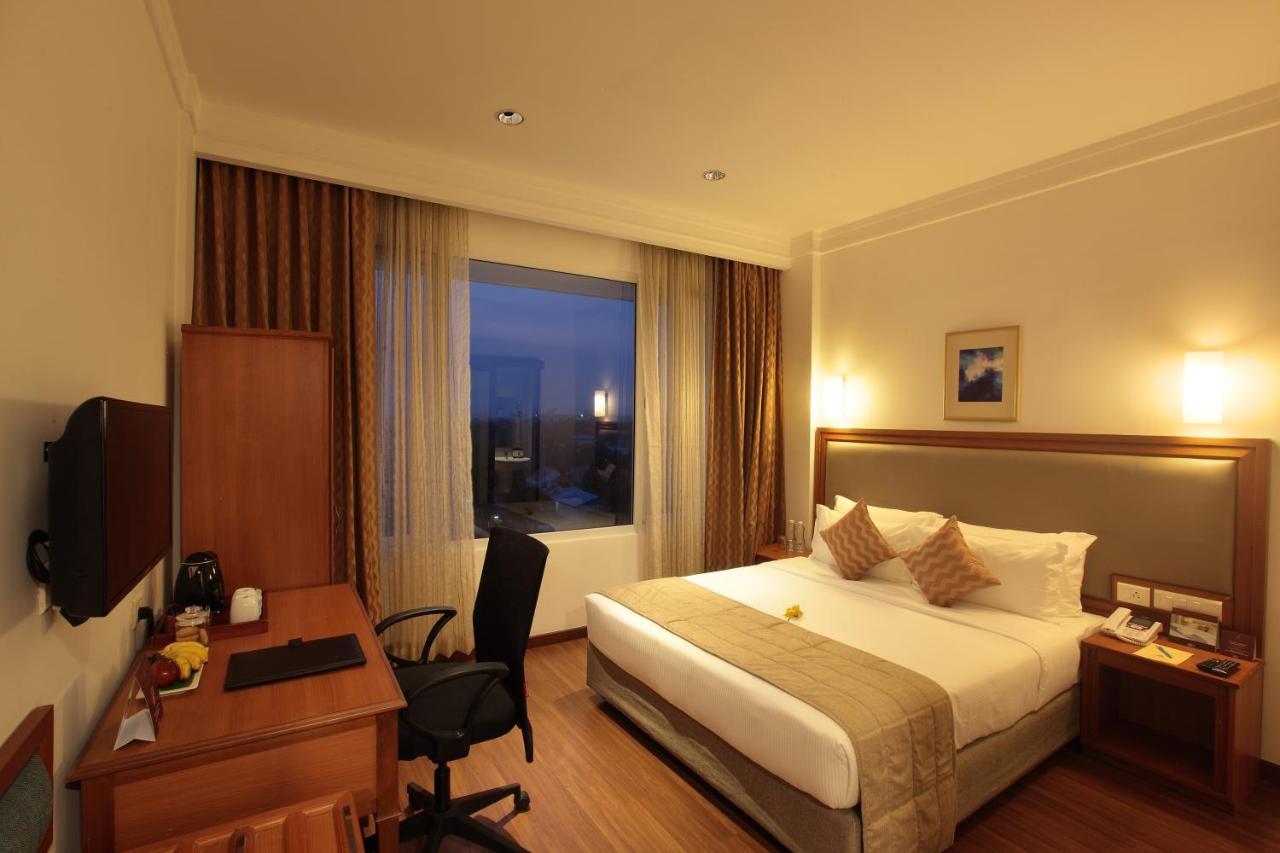 Monsoon Empress Kochi Hotel Kültér fotó