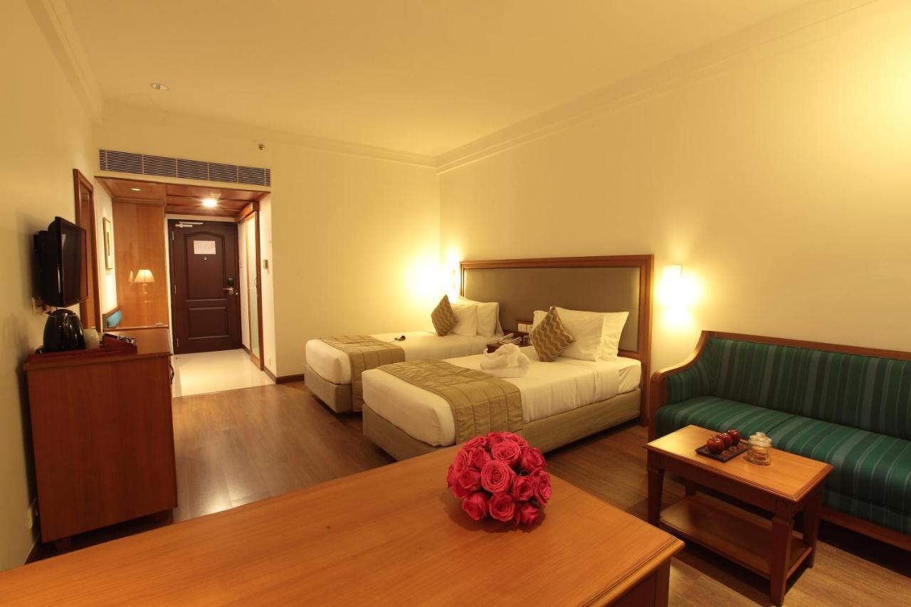 Monsoon Empress Kochi Hotel Kültér fotó