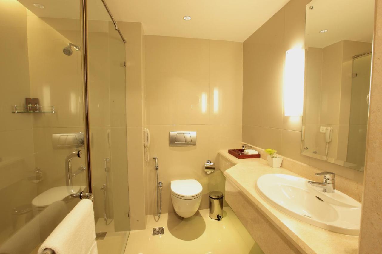 Monsoon Empress Kochi Hotel Kültér fotó