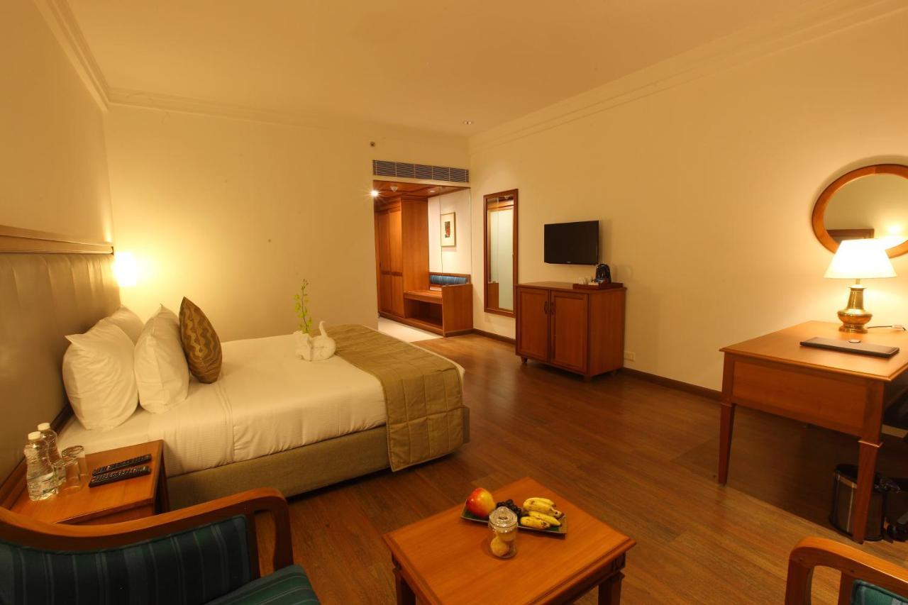 Monsoon Empress Kochi Hotel Kültér fotó
