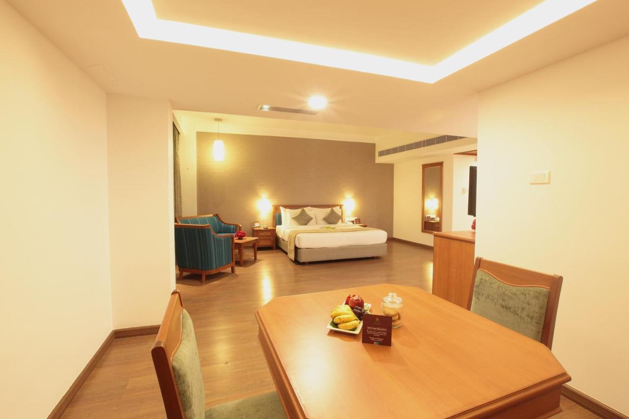 Monsoon Empress Kochi Hotel Kültér fotó